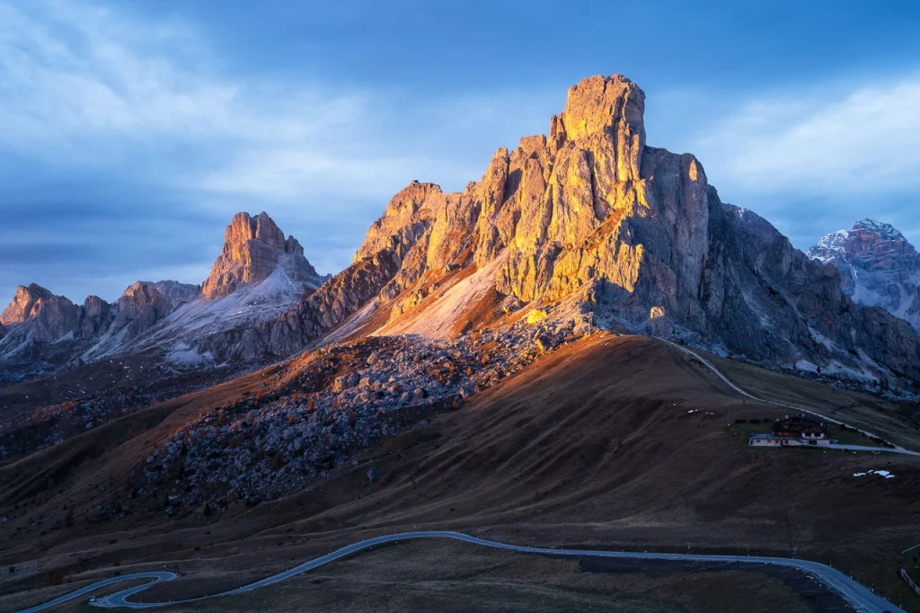 Bergpanorama am Passo Giau im Abendlicht mit Alpenglühen – Fotoreise Dolomiten