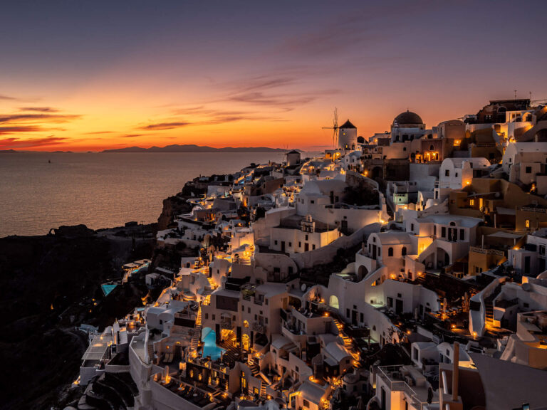 Fotoreise Santorini – Sonnenuntergang an der Windmühle in Oia, Landschaftsfotografie