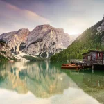 Dolomiten Fotoreisen Landschaftsfotografie- Lago di Braies Pragser Wildsee, Botshütte, Holz Bote